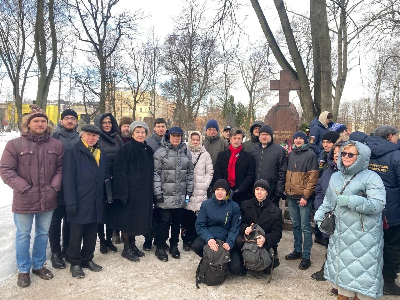 ВНИИМ им. Д.И. Менделеева и Метрологическая академия почтили память Дмитрия Менделеева