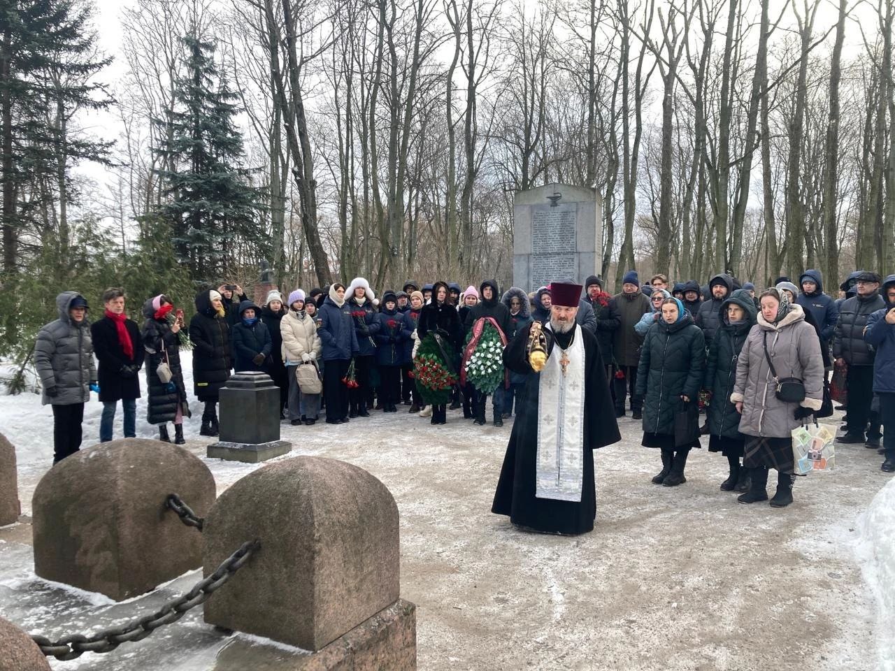 ВНИИМ им. Д.И. Менделеева и Метрологическая академия почтили память Дмитрия Менделеева