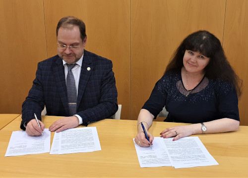 Директор школы 237 и руководитель ВНИИМ подписали договор о сотрудничестве