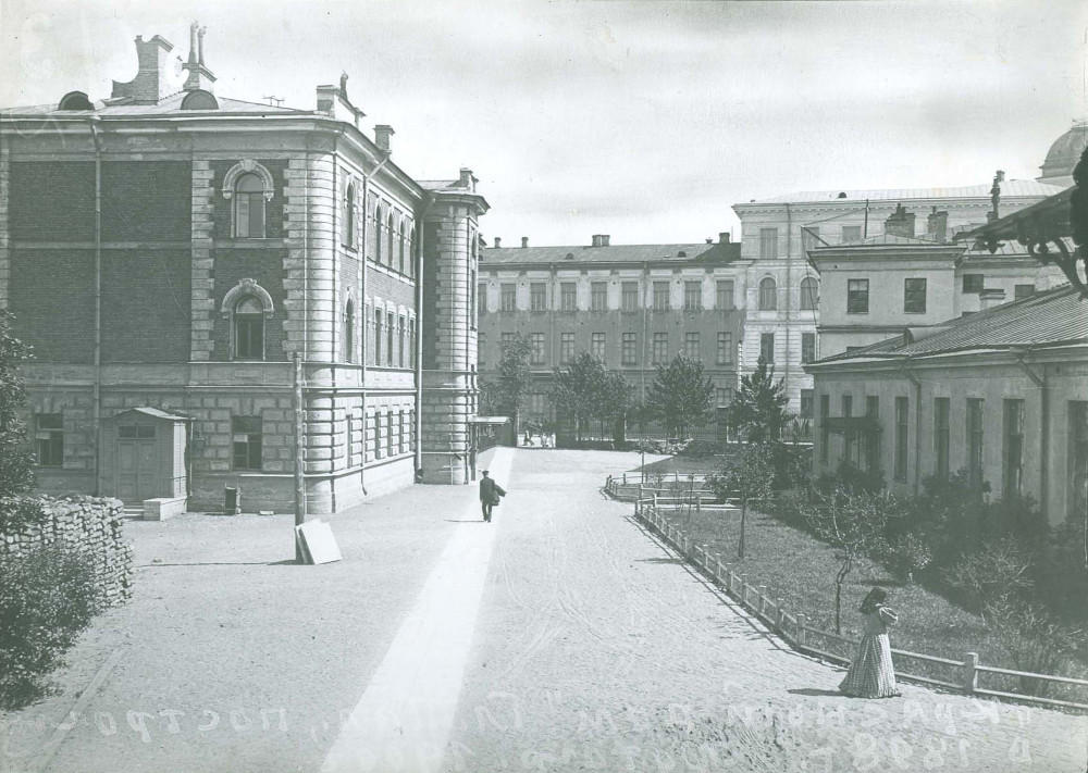 Панорама зданий Главной палаты мер и весов. Фото 1898 г.